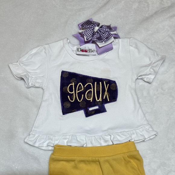 Girls LSU applique Geaux megaphone ruffle tee and bloomers 9mo - Picture 2 of 4